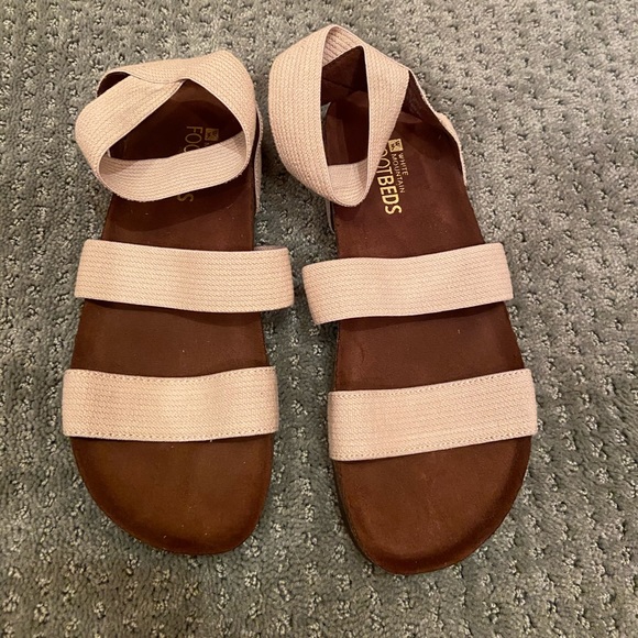 White Mountain Cream Sandals. - Picture 1 of 1